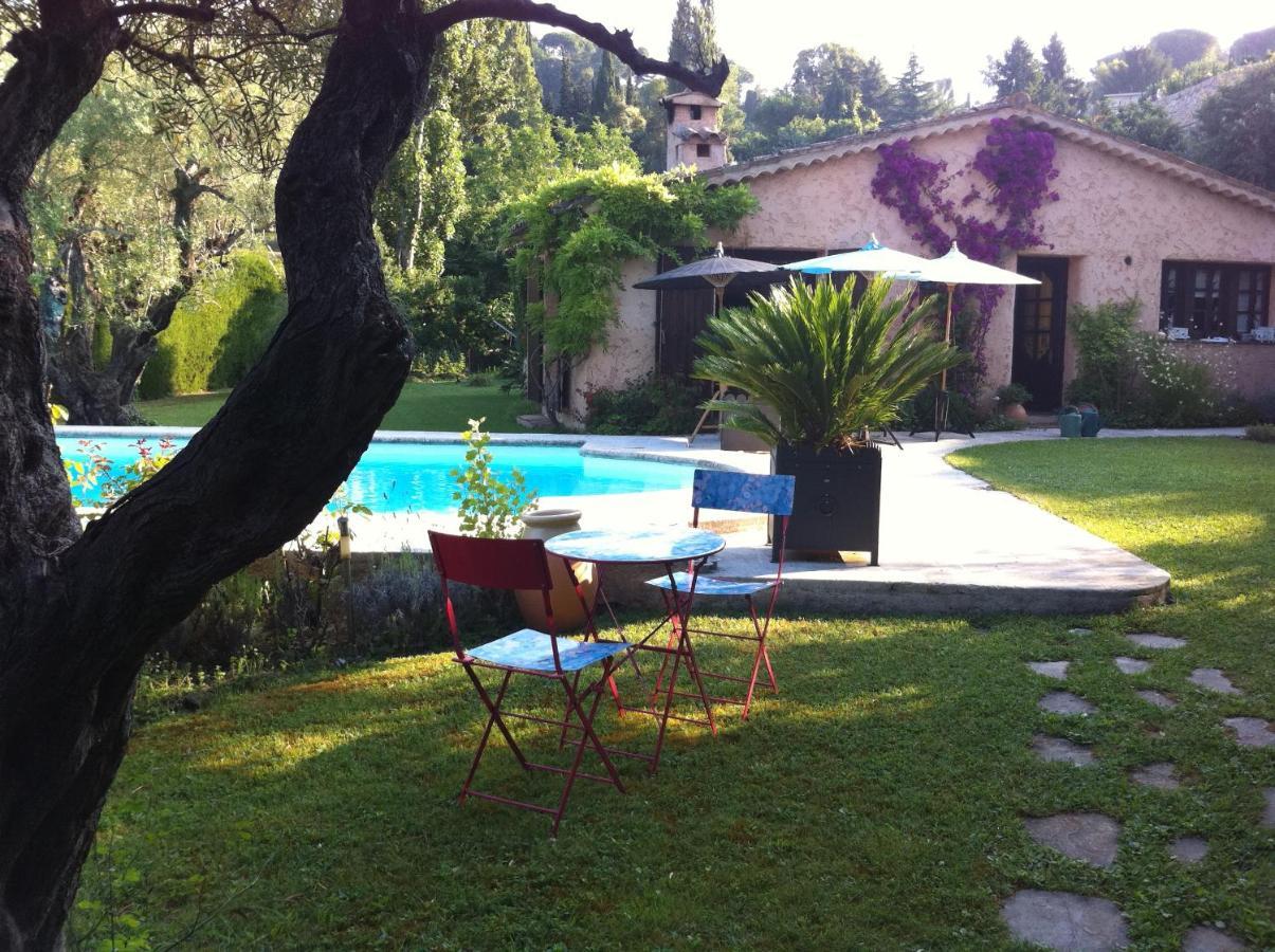 Abeille Bed & Breakfast ว็องส์ ภายนอก รูปภาพ